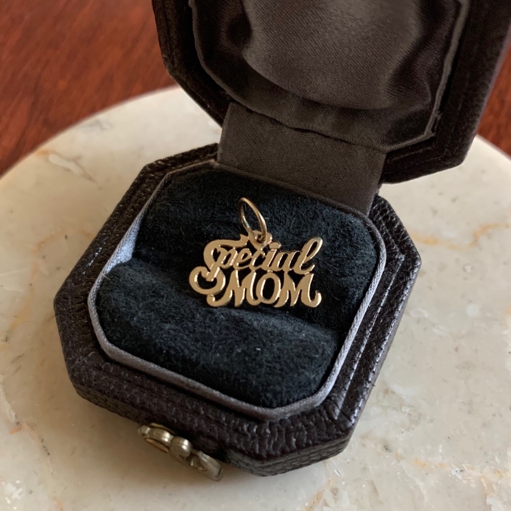 14kt Gold Mama Pendant